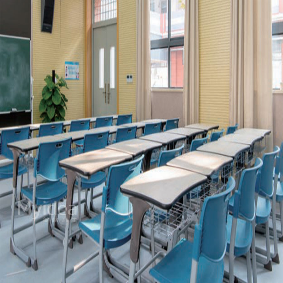 美格利生學(xué)校課桌椅批發(fā).jpg